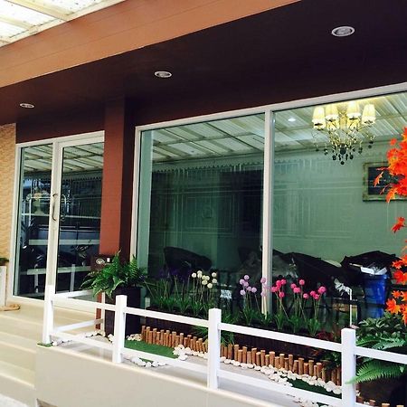 Bann Bunga Inn Bangkok Esterno foto